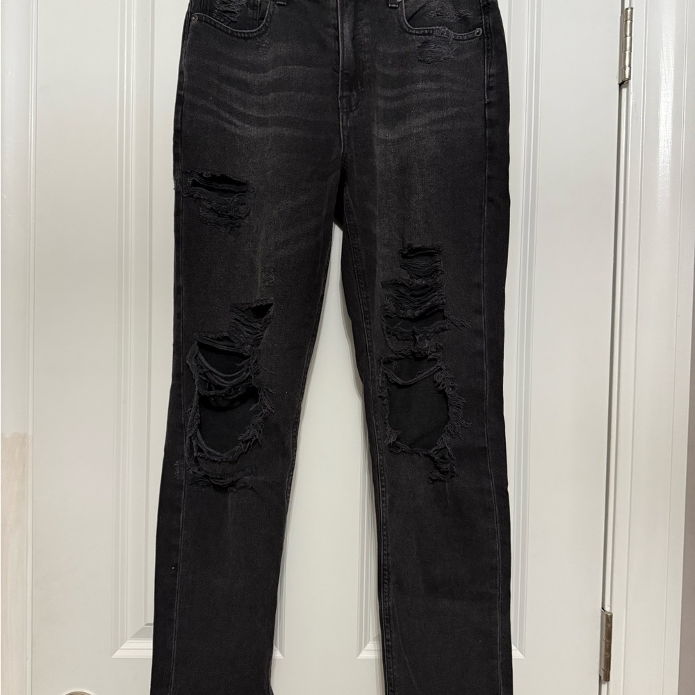 AMERICAN EAGLE BLACK MOM JEANS